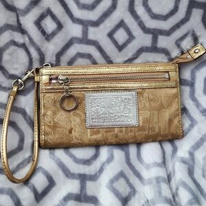 Coach Poppy Vintage Style Wristlet